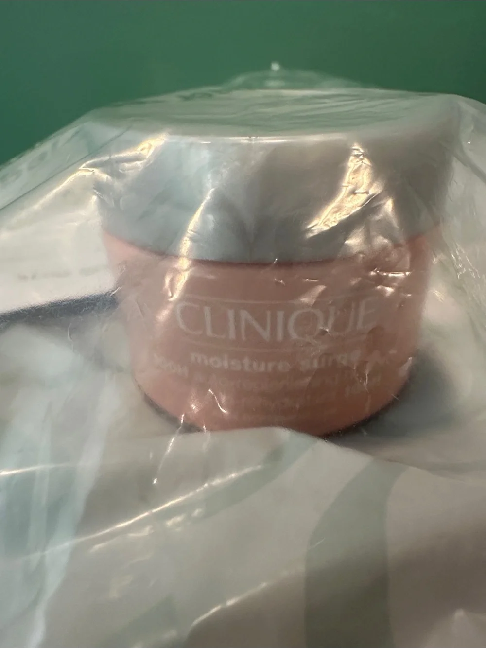 Clinique Moisture Surge Hydrating Gel-Cream in Soft Pink with Silver Lid